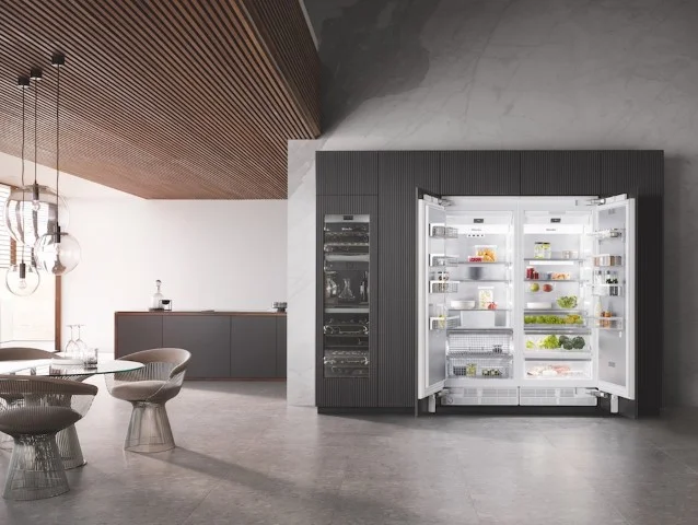 French door refrigerator repair technician